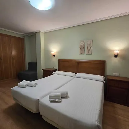 Hotell El Roble Palentino 2*