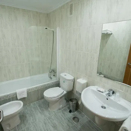 El Roble Hotel