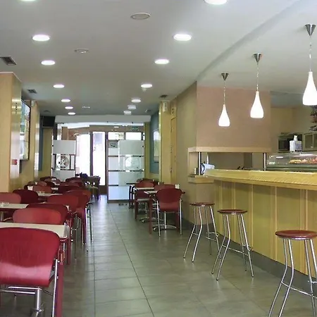 Hotel El Roble 2*